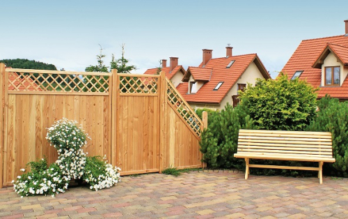 Brettzaun Rotterdam Schrägelement aus Douglasie mit Rankgitter – 90 x 180/90 cm