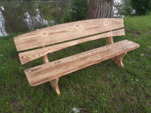 Massive Gartenbank aus Holz mit Rückenlehne – rustikal, naturbelassen und wetterfest