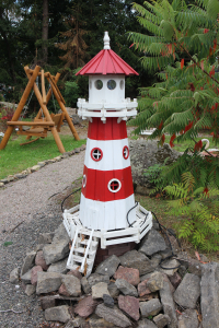 Roter und weißer Gartendekoration-Leuchtturm aus Holz, 180 cm hoch, auf Steinsockel im maritimen Stil