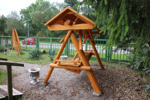 Hollywoodschaukel mit Dach