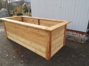 Hochbeet aus Douglasie mit Kantenschutz