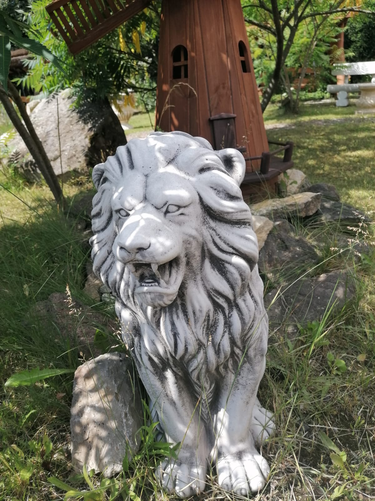 Löwenskulptur Leopold Steinguss