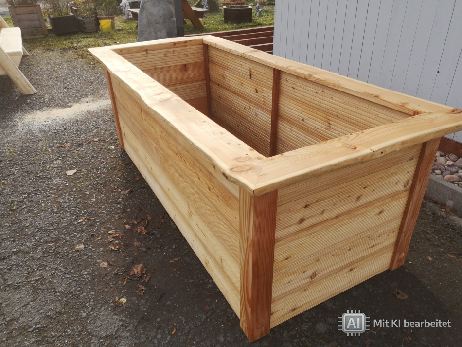 Hochwertiges Hochbeet aus wetterfester Douglasie mit stabilem Kantenschutz. Ideal für Gemüseanbau und Kräuter, geliefert in Premiumqualität von Holzwerk-Wernshausen.